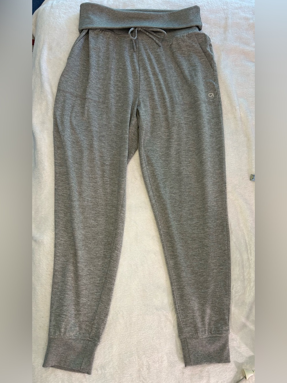 Gapfit women’s gray, soft brushed tech jersey joggers drawstring - Picture 1 of 7